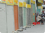 Tràn ngập cửa cuốn gia công trên thị trường